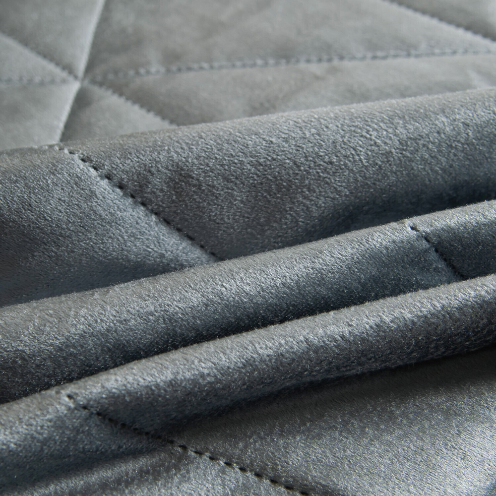 Велюровое покрывало в клетку и две наволочки OVL039