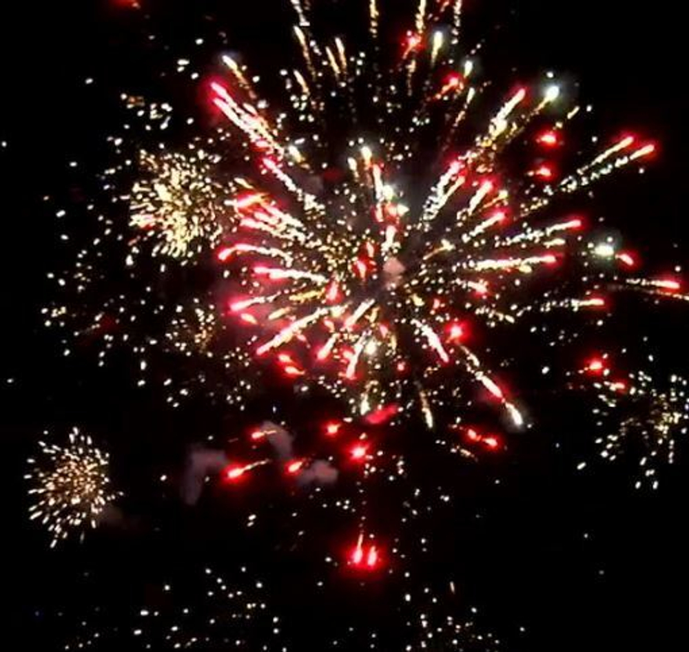 Батарея салютов "Новогодний экспресс" (0,8" х 88)