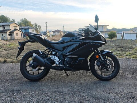 Yamaha YZF-R25 2023