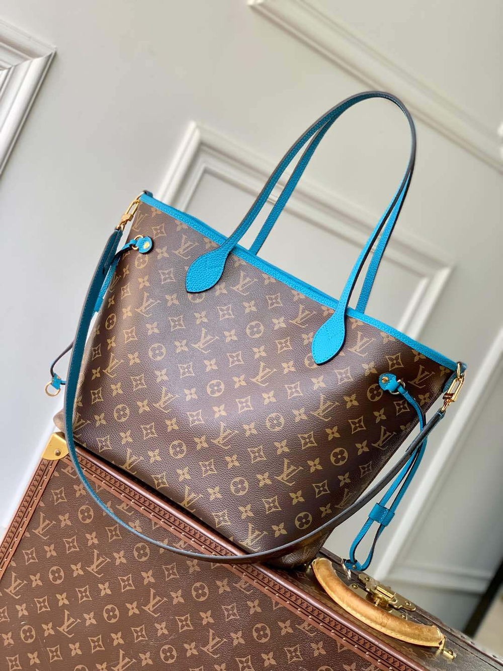 Louis Vuitton Neverfull Bandouliere Inside Out MM