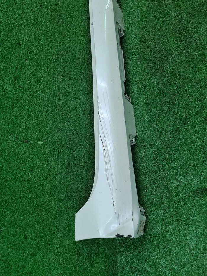 Накладка порога правая Toyota Camry xv50 (14-18)