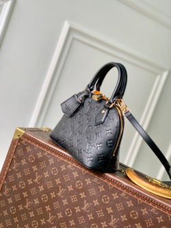 Louis Vuitton Alma BB