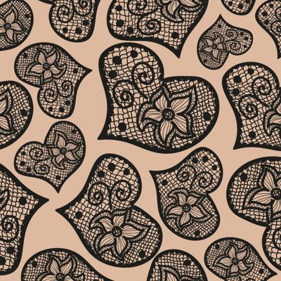 Паттерн кружевные сердца на телесном фоне