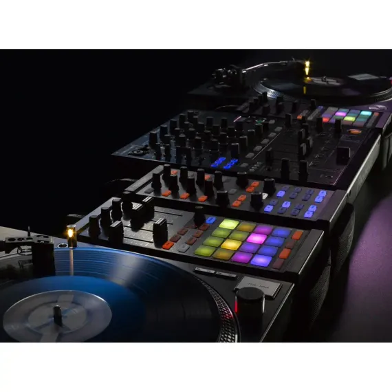 Native Instruments Traktor Kontrol F1