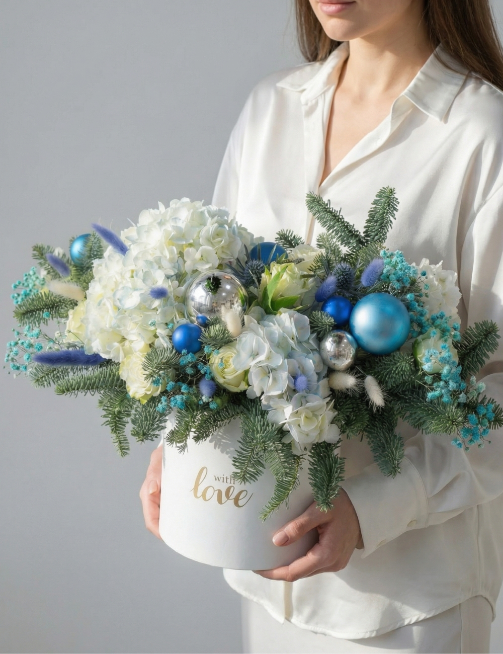 Цветочная композиция «Искрящийся праздник»