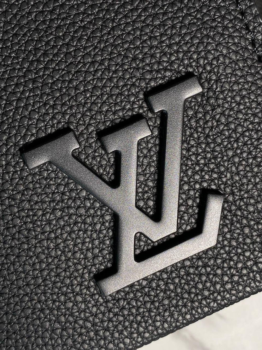Сумка-мессенджер Louis Vuitton