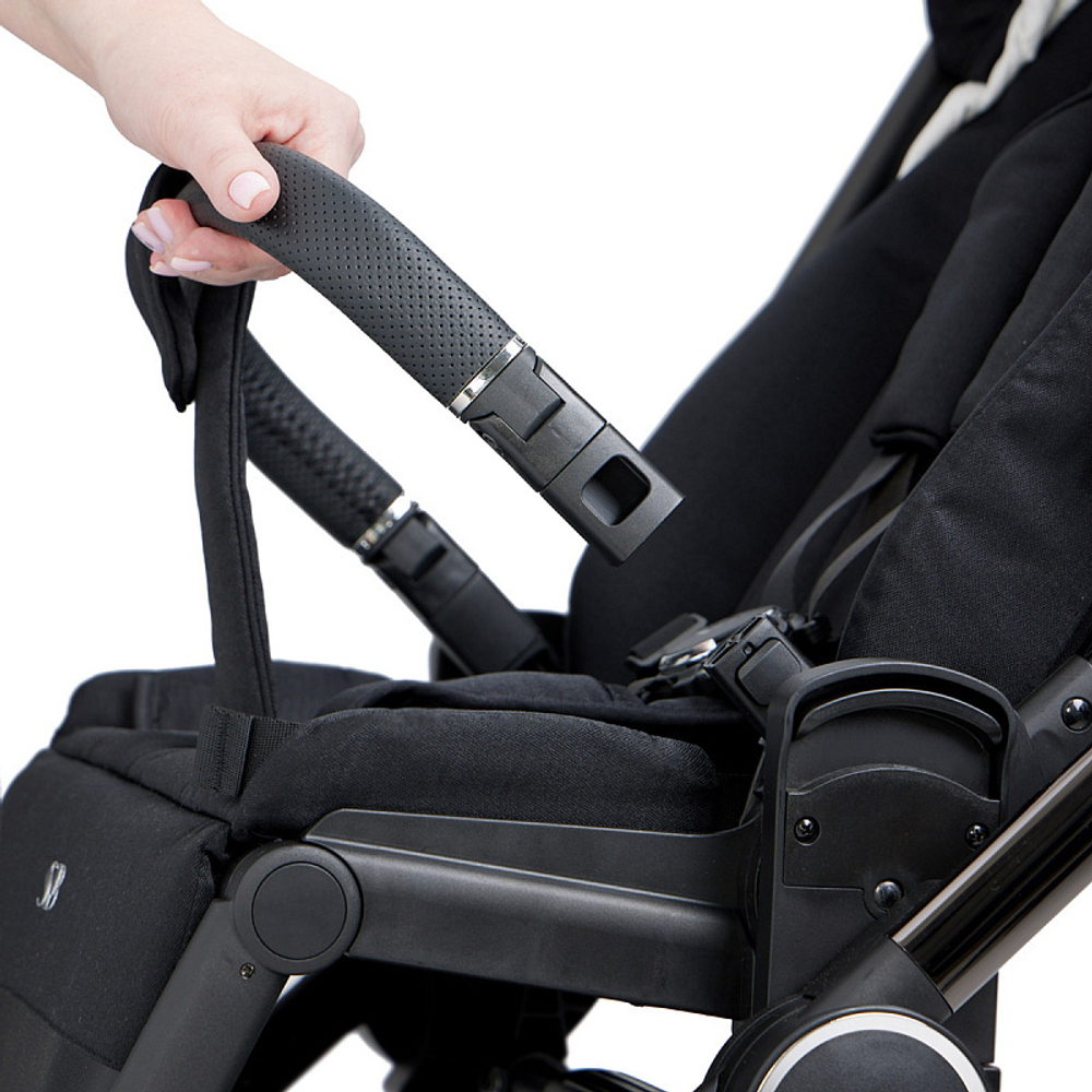 Детская прогулочная коляска Sweet Baby Elegante Chrome/Black