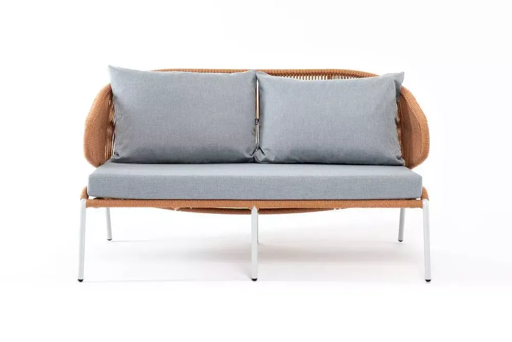 "Милан" диван 2-местный плетеный из роупа, каркас алюминий светло-серый (RAL7035) муар, роуп оранжевый меланж круглый, ткань светло-серая