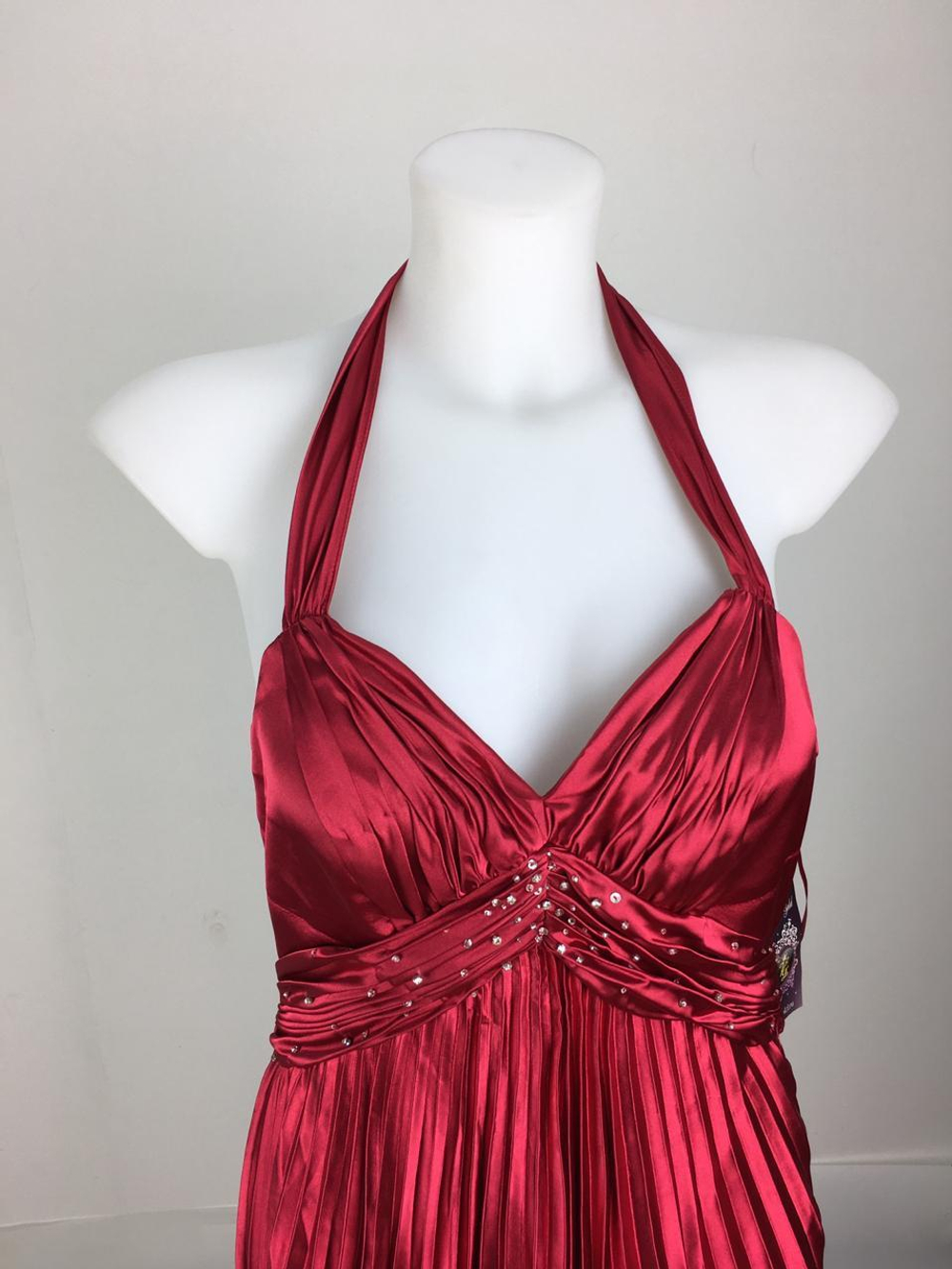 Платье алое 44-46 размер, новое