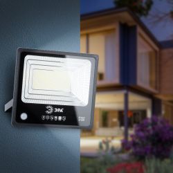 ЭРА Прожектор светодиодный уличный на солн. бат. 150W, 1500 lm, 5000K, с датч. движения, ПДУ, IP65 (