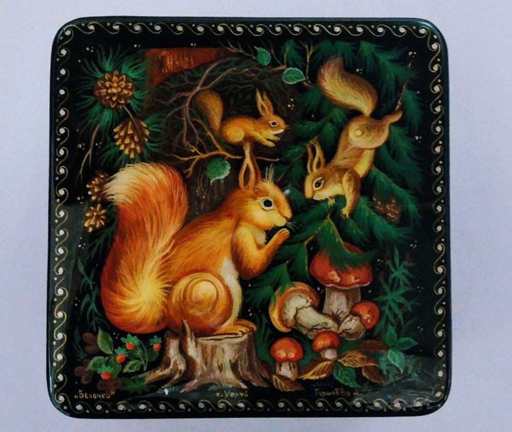 Шкатулка &quot;Белки&quot; 8×8 см
