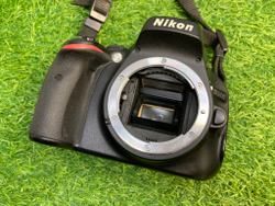 Nikon D5100 + 18-55mm ED II