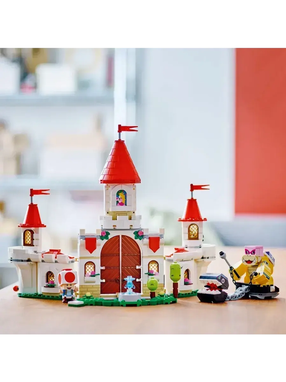 Конструктор LEGO Super Mario Битва с Роем в замке Принцессы