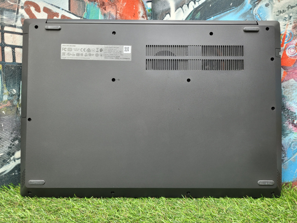 Мощный Lenovo 17.3" Ryzen 5/8GB/HDD1TB/Vega 8