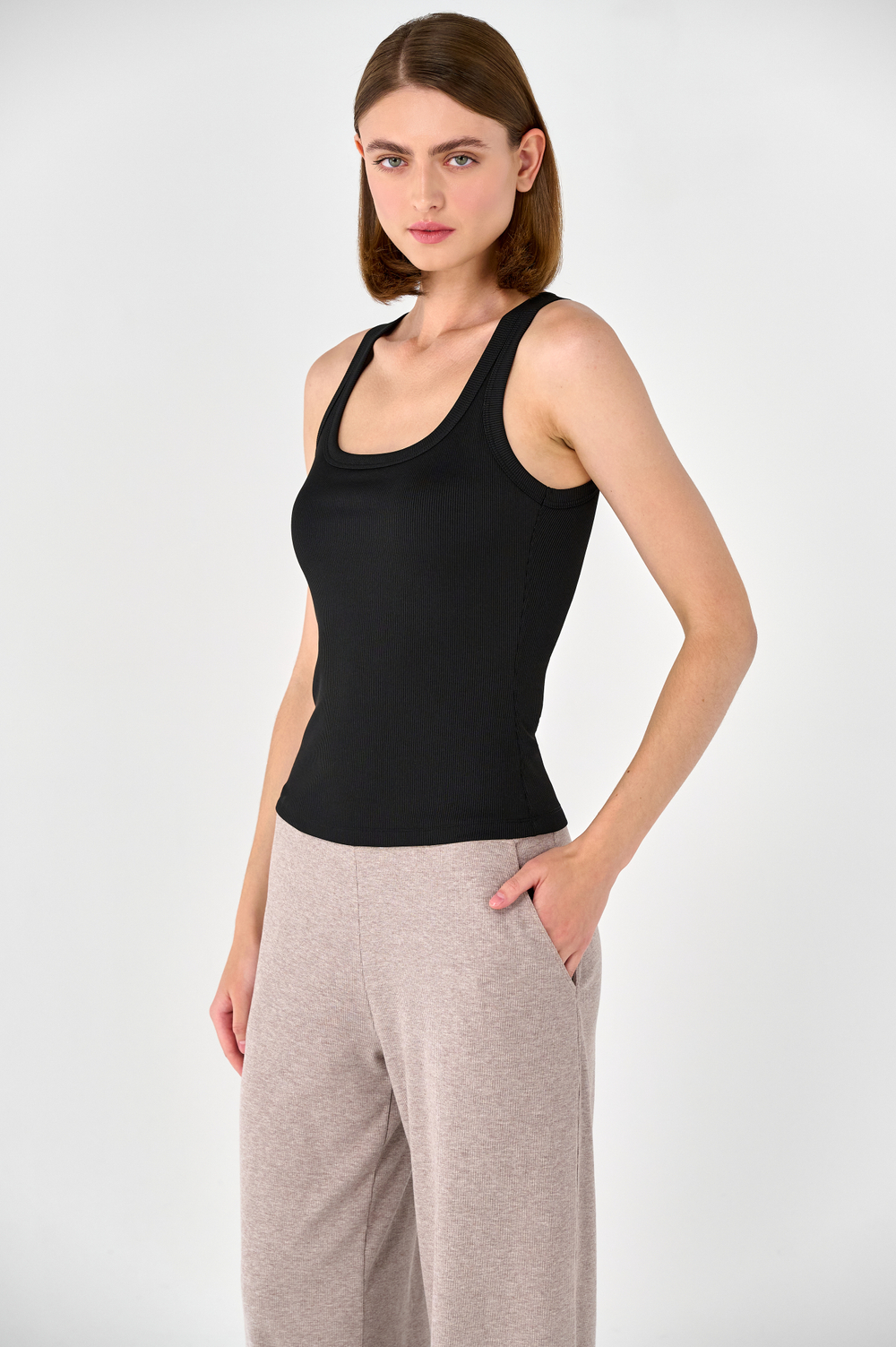 Майка с квадратным вырезом с чашками