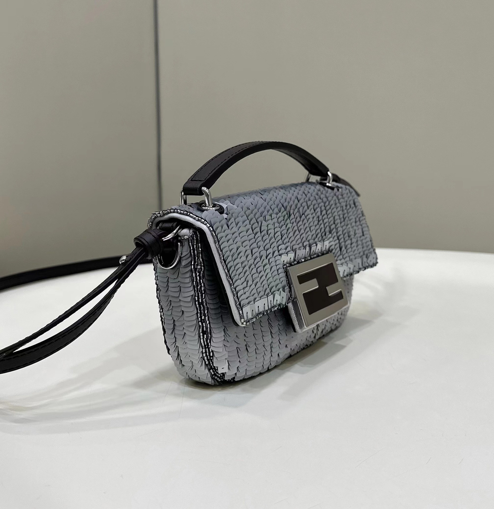 Fendi Baguette 19 cm