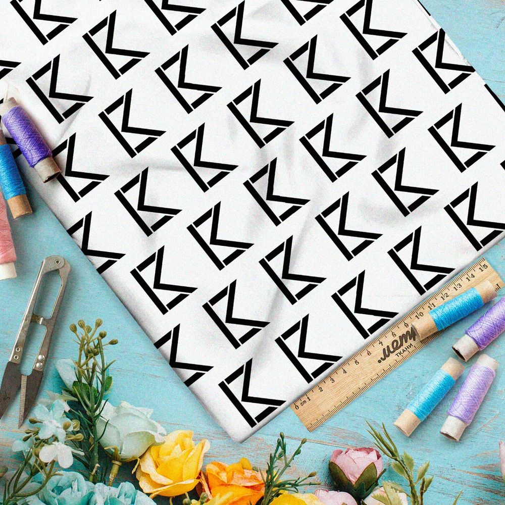 Ткань сатин стильный чёрный узор на бежевом фоне