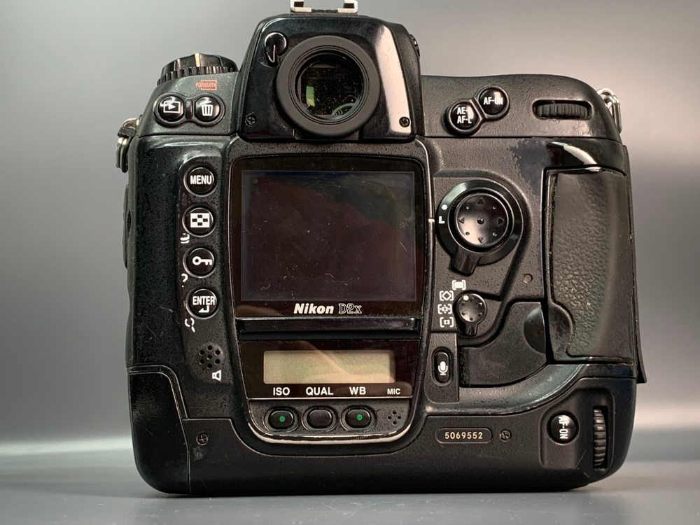 Nikon D2X Body 159.850 кадров, нет русского языка