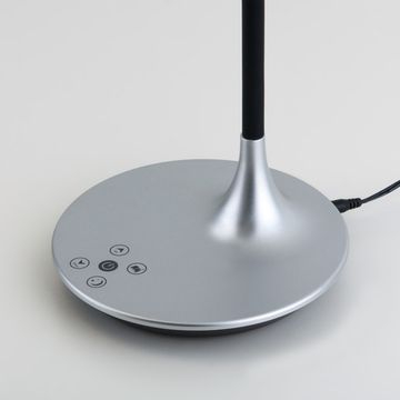 Настольный светодиодный светильник 80422/1 серебро Elektrostandard