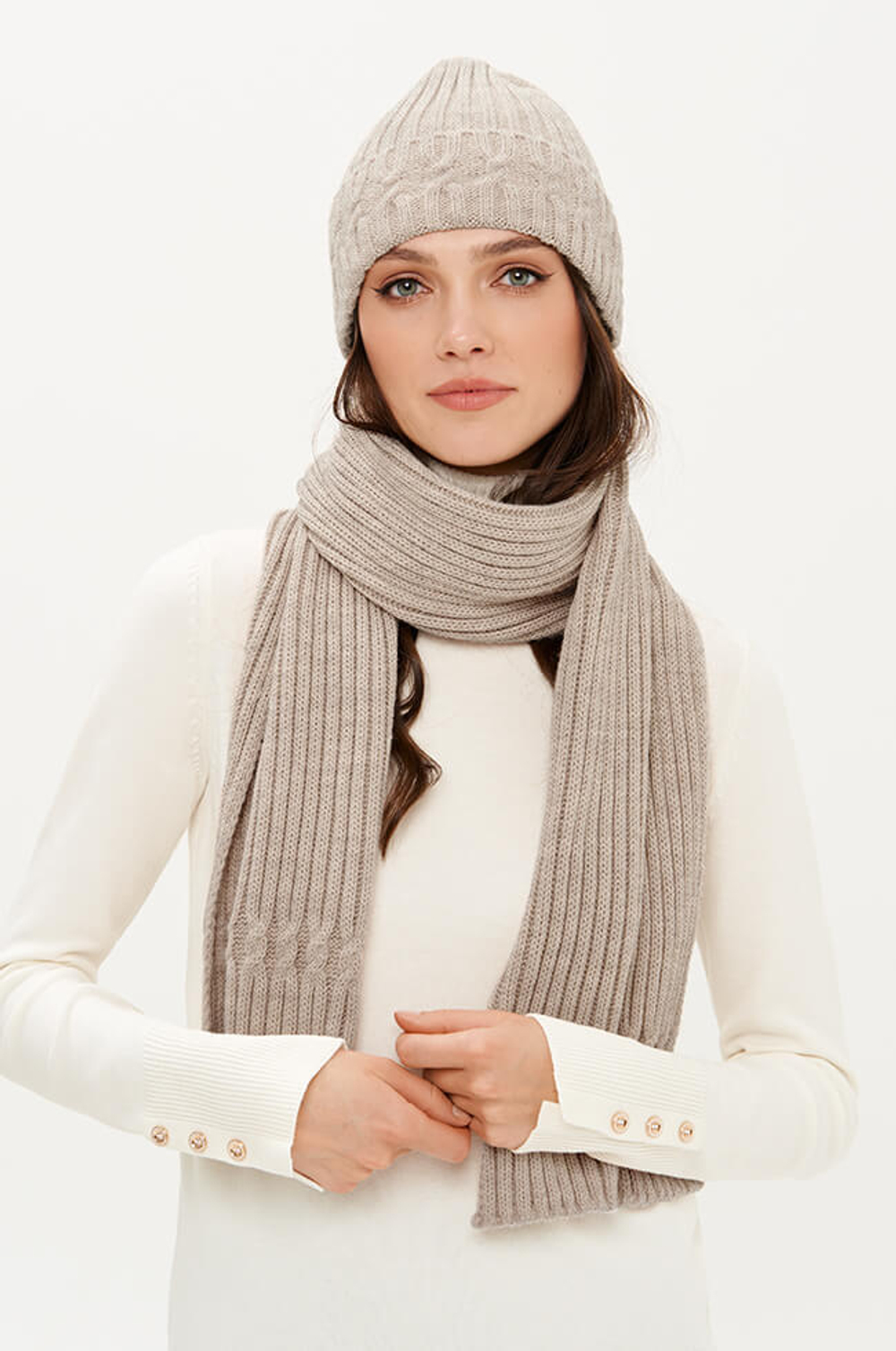 8425 Шапка женская (бежевый)