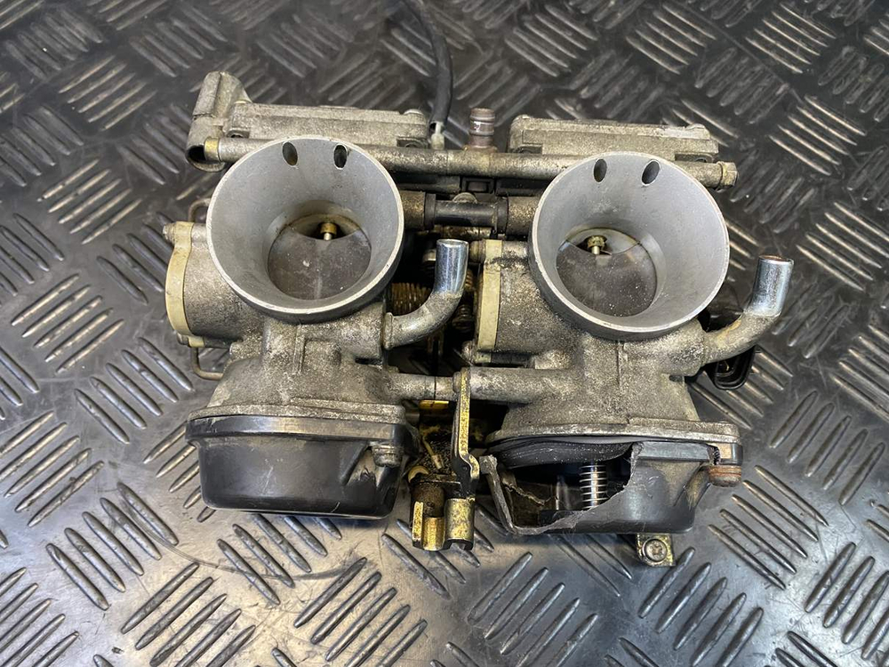 Карбюратор Yamaha TDM850 RN03J (дефект крышки парашюта) 053979