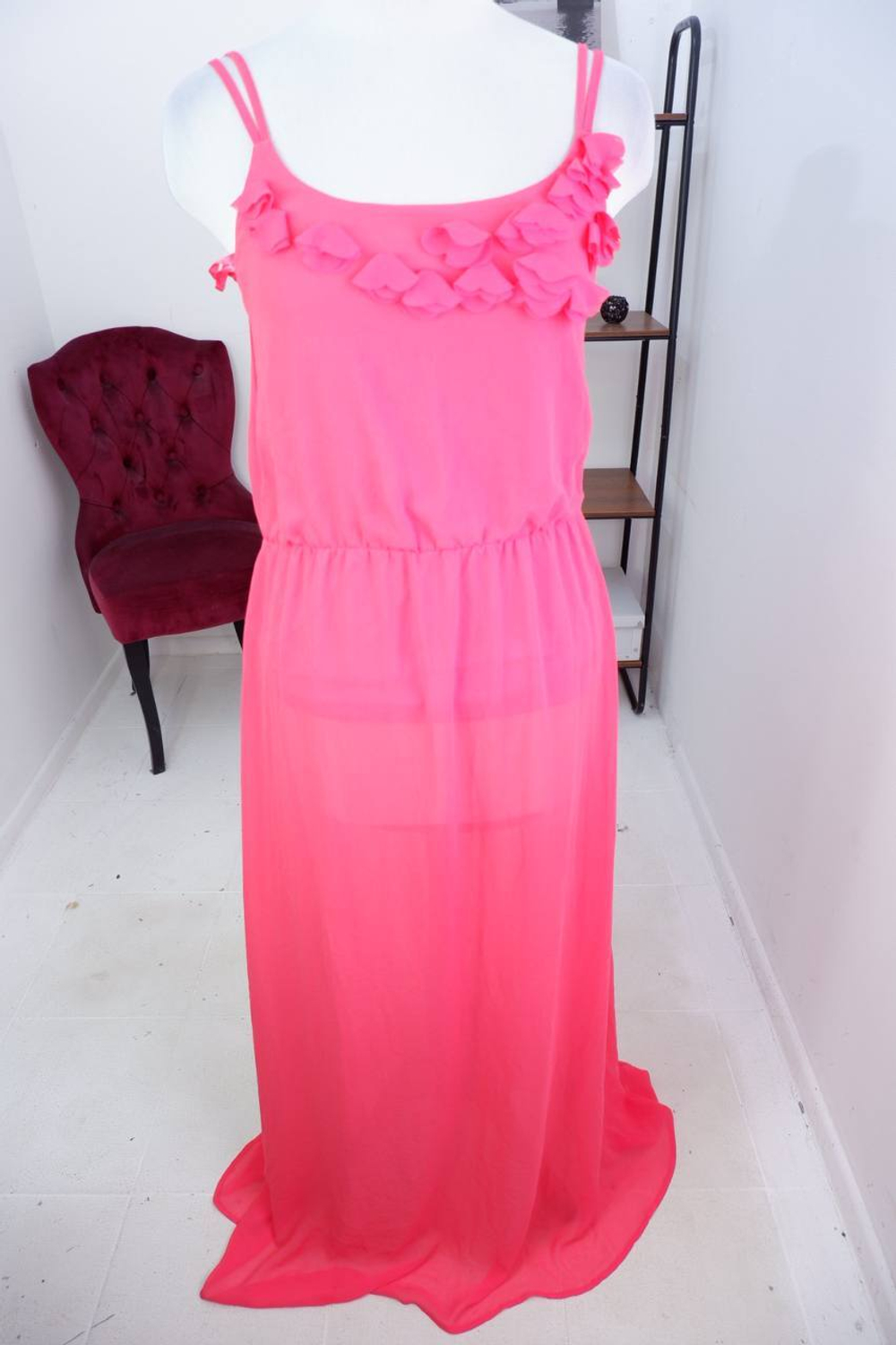 Сарафан Ostin легкий и стильный, маркировка М, визуально на 46 размер