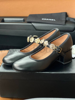 Кожаные туфли Chanel Mary Janes