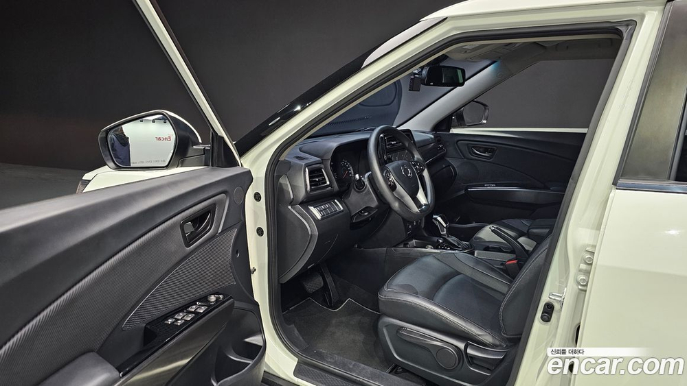 KG Mobility (Ssangyong) Very New Tivoli Бензин 1.5 2WD (03.2020)