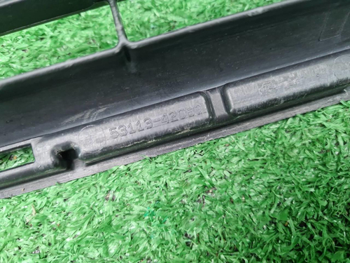Решетка переднего бампера Toyota RAV 4 ca40 15-19