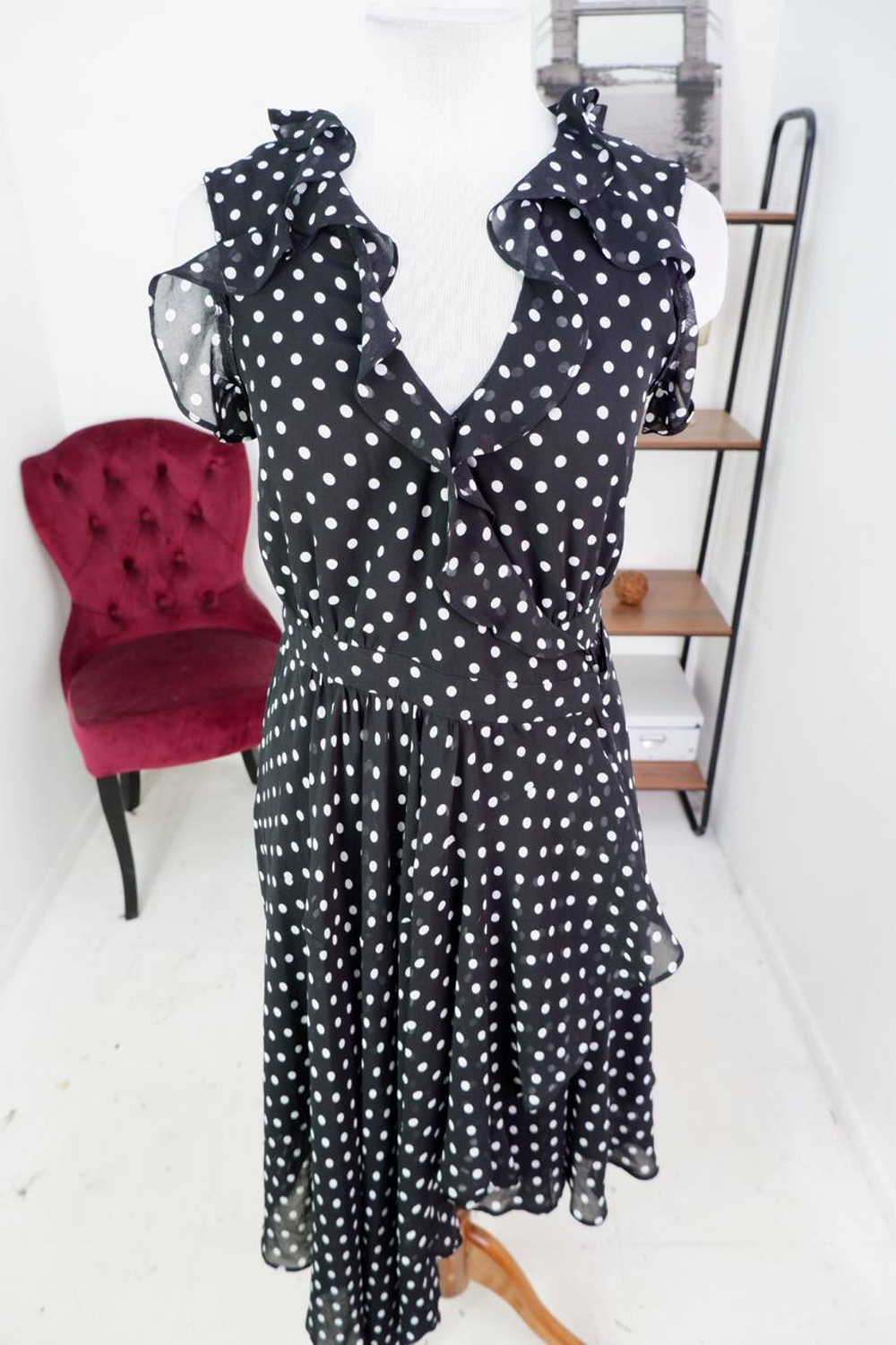 Платье Forever New в горошек, маркировка 36, визуально на 42 размер