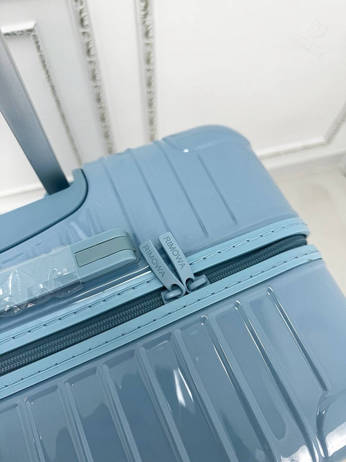 Дорожный чемодан Rimowa