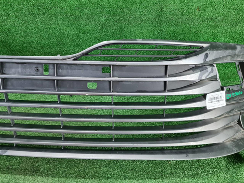 Решетка переднего бампера Toyota Camry xv70 17-21