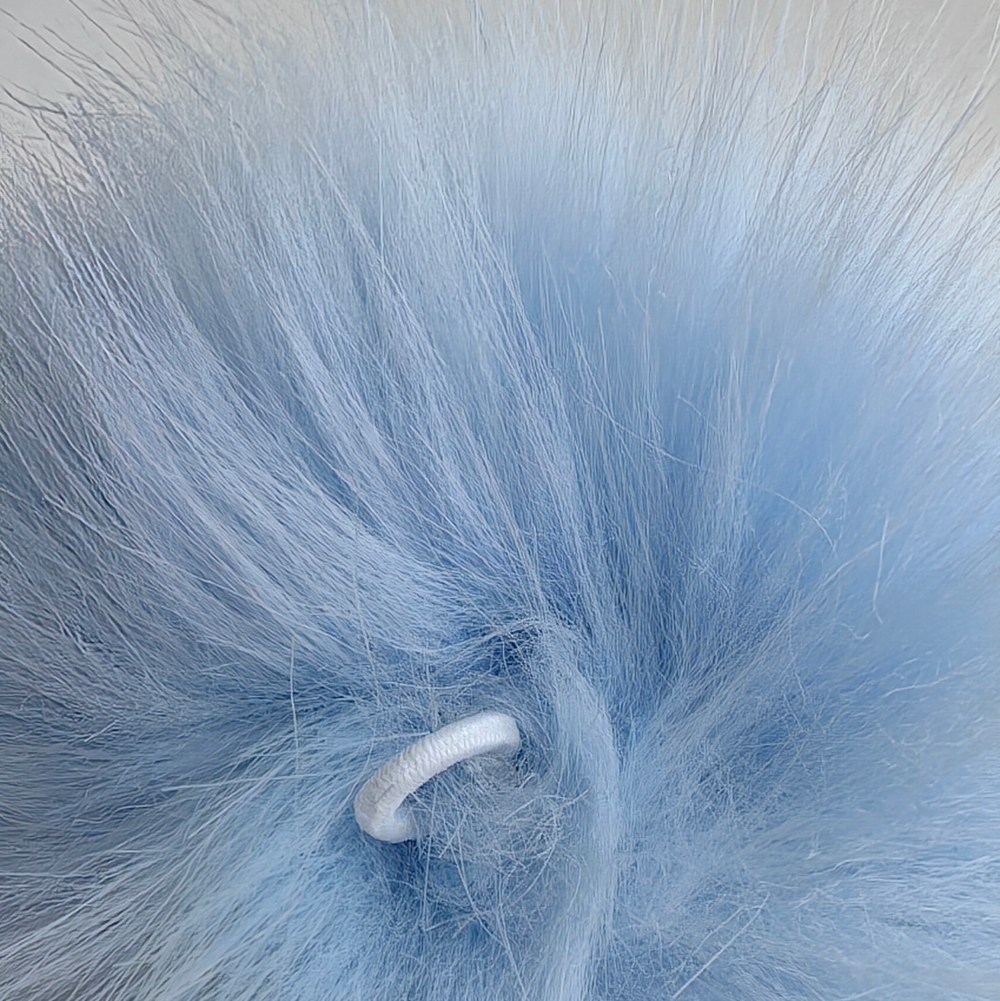 Помпон из искусственного меха "Голубой" d=13 см