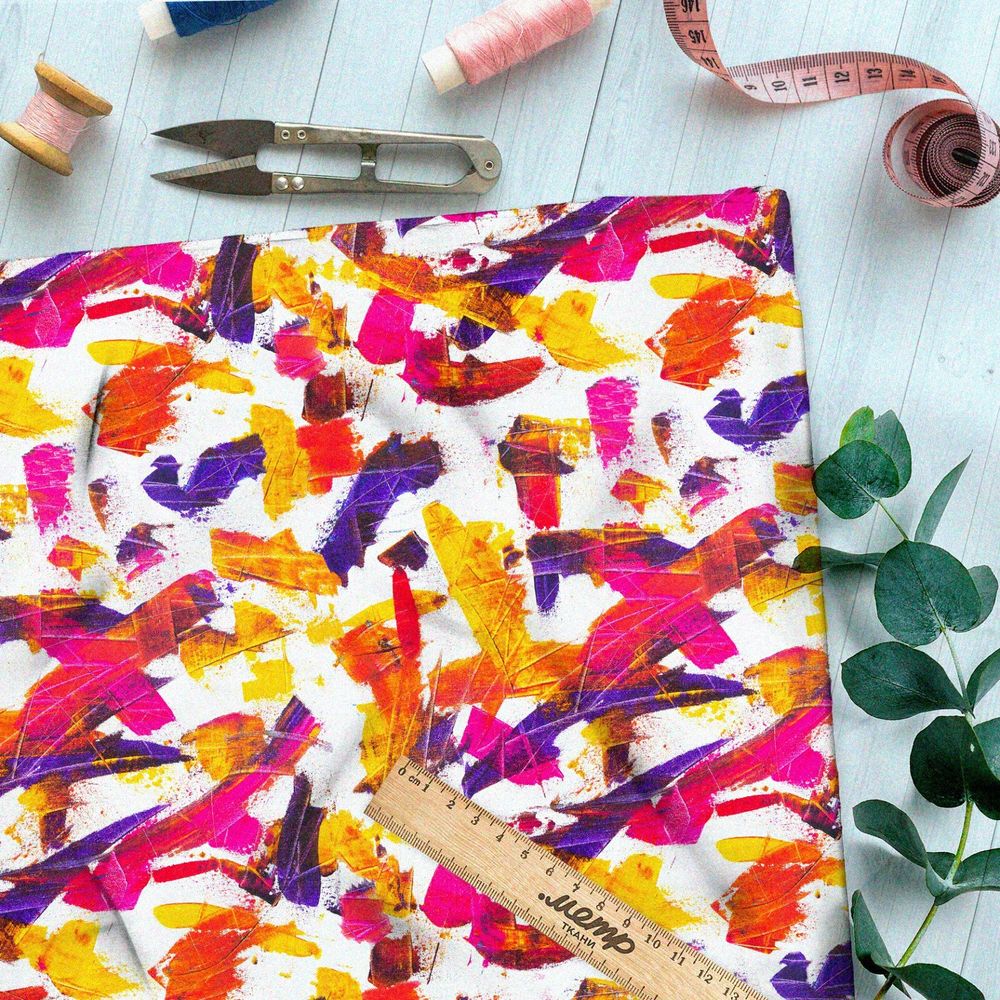 Ткань лён яркие мазки краской на белом фоне