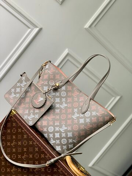 Louis Vuitton Blossom MM