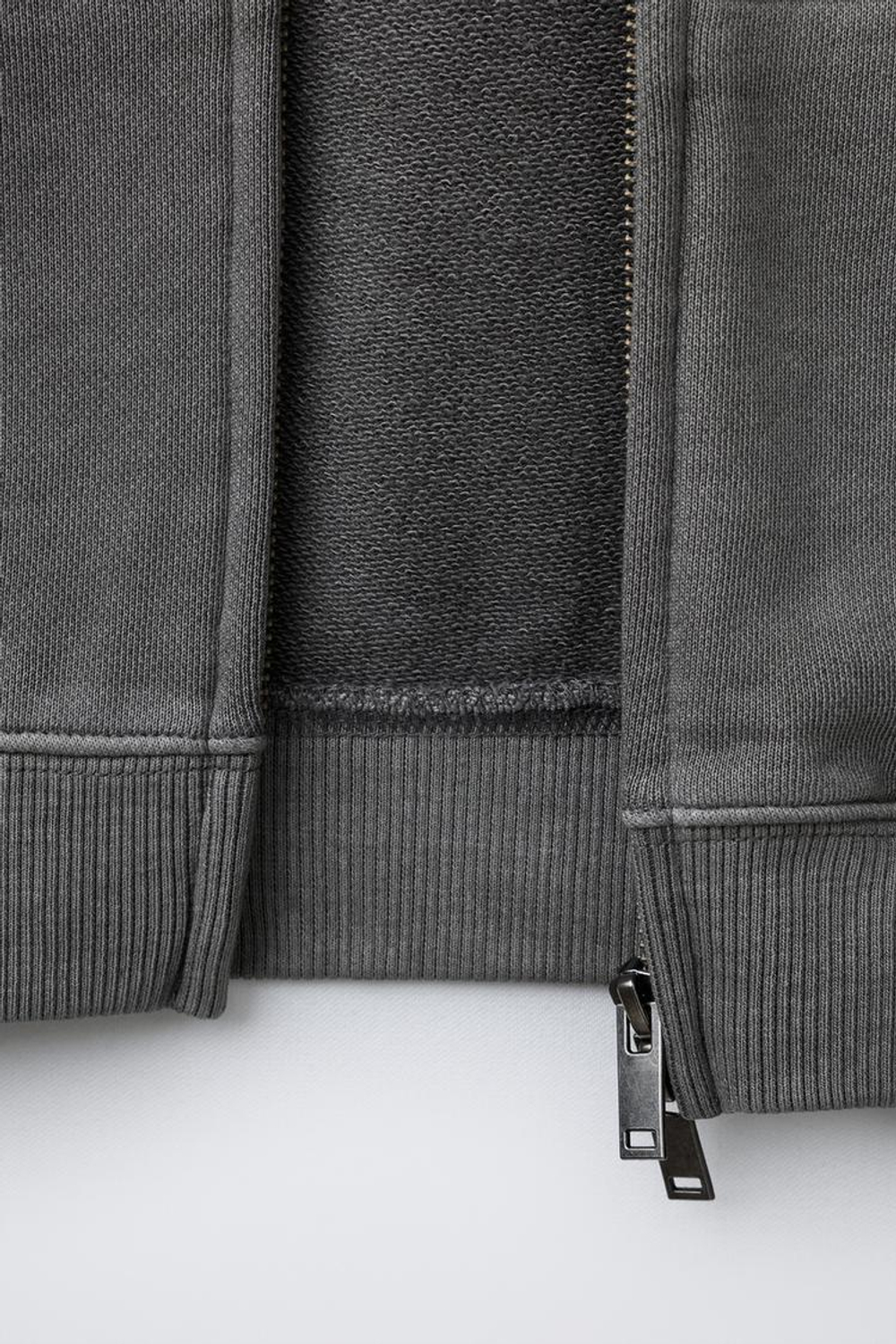 ZARA ТОЛСТОВКА НА МОЛНИИ, АНТРАЦИТОВО-СЕРЫЙ