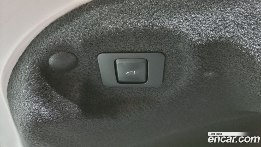Lincoln New MKZ Hybrid (09.2019)