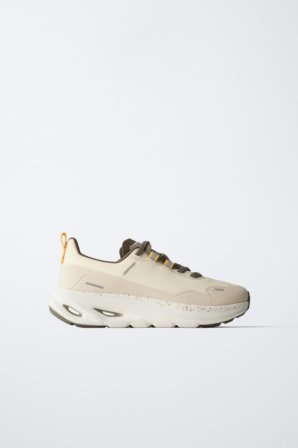 ZARA СПОРТИВНЫЕ КРОССОВКИ С ДЕТАЛЯМИ НА ПОДОШВЕ, ЭКРЮ