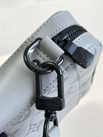 Louis Vuitton Duo Messenger