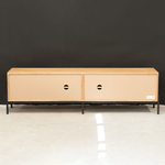 Дизайнерская тумба под телевизор 180 см Грувс из дуба с декоративными резными фасадами, на металлических ножках в стиле лофт