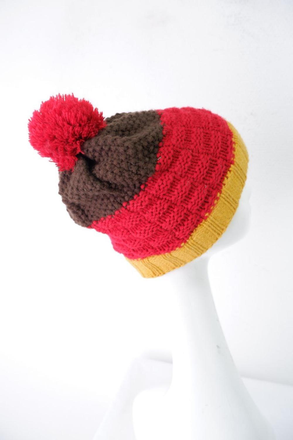 Шапка модная