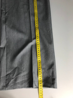 Брюки светло-серые, маркировка М, визуально на 46 размер