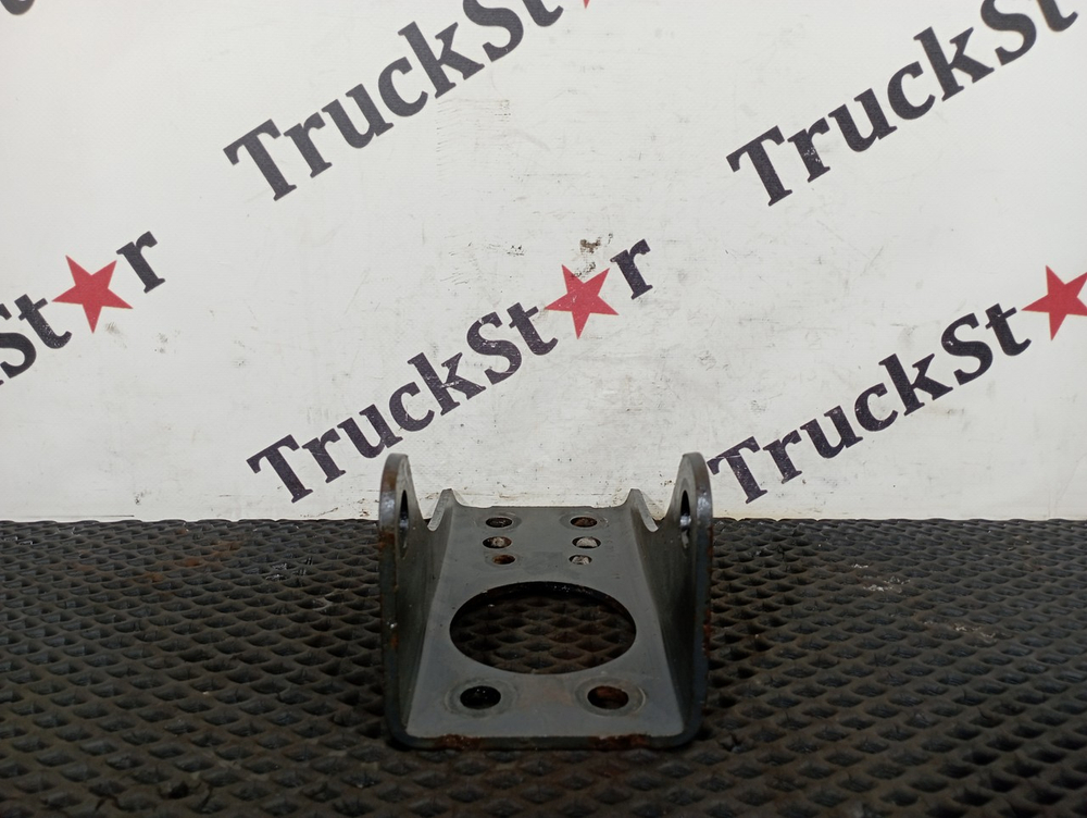 Кронштейн амортизатора заднего