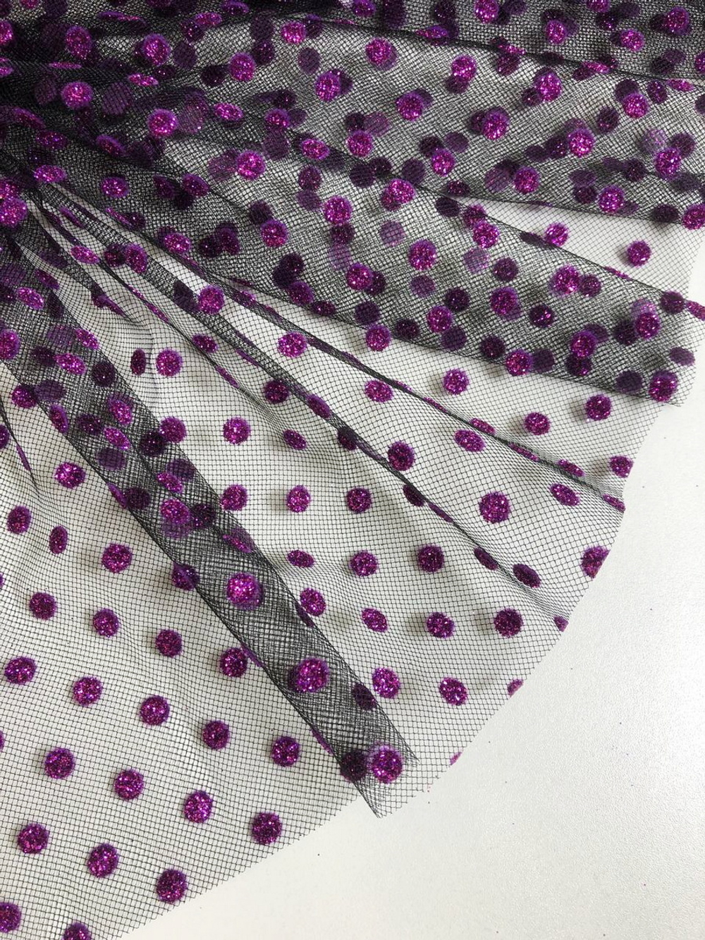 Фатин флок горох фуксия на черном, блестки фуксия