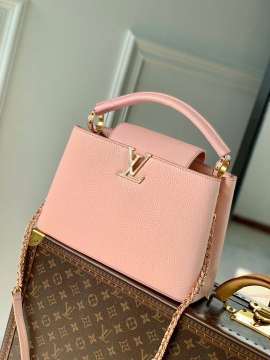 Louis Vuitton Capucines MM