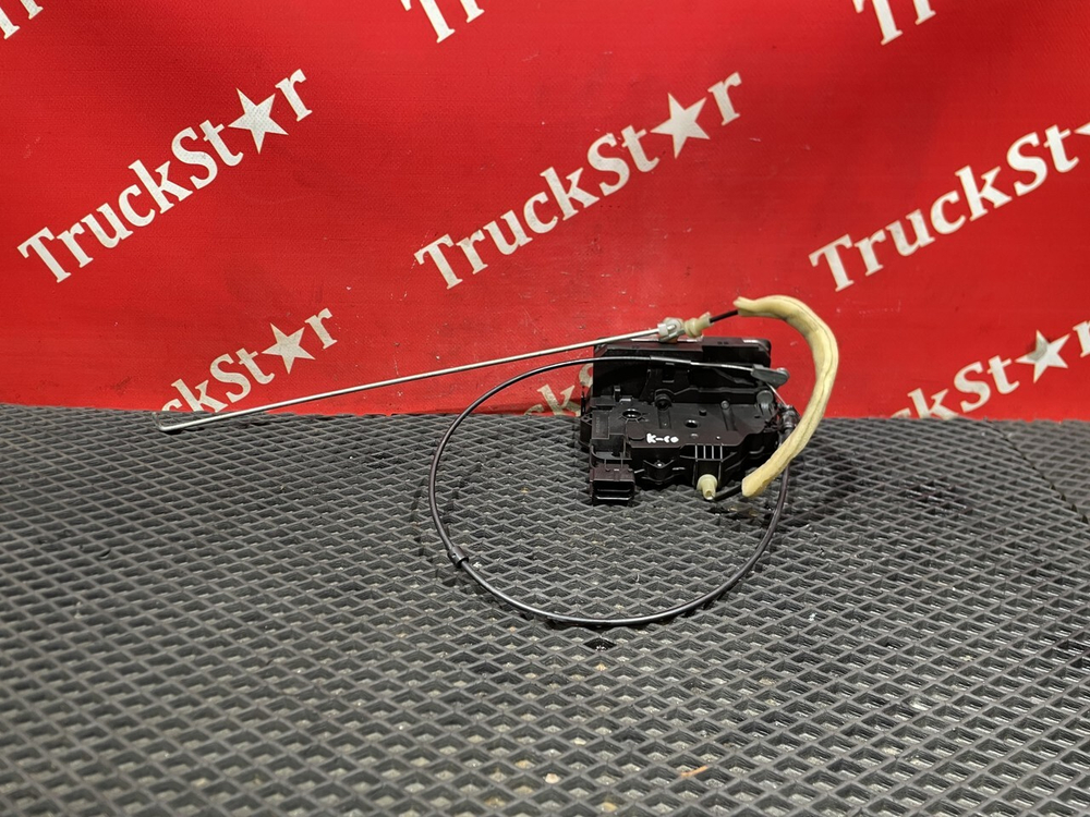 Замок двери левой 2023г.