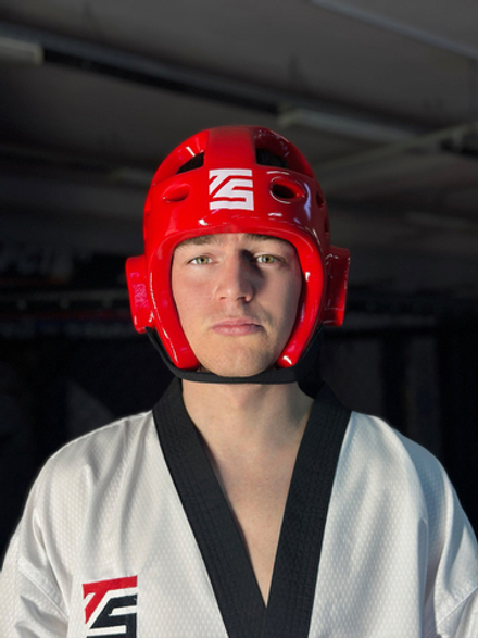 Шлем для тхэквондо Tomorrow Star красный