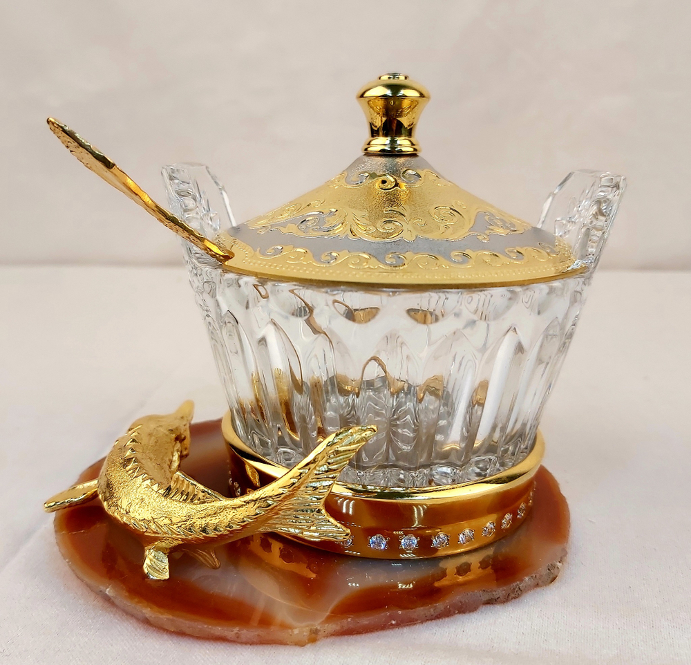 Икорница "Осетринка" на агате с крышечкой