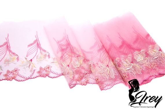 05-83 Вышивка на неэл. сетке 20 см, малиновый/цветы (левая)