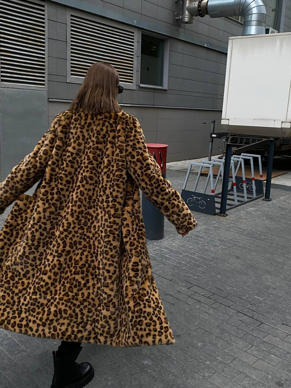 Шуба леопард бежевая